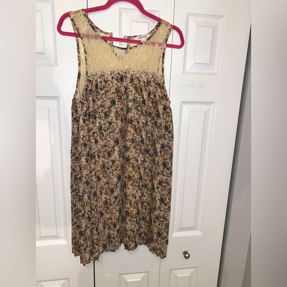 Floral shift dress with lace top